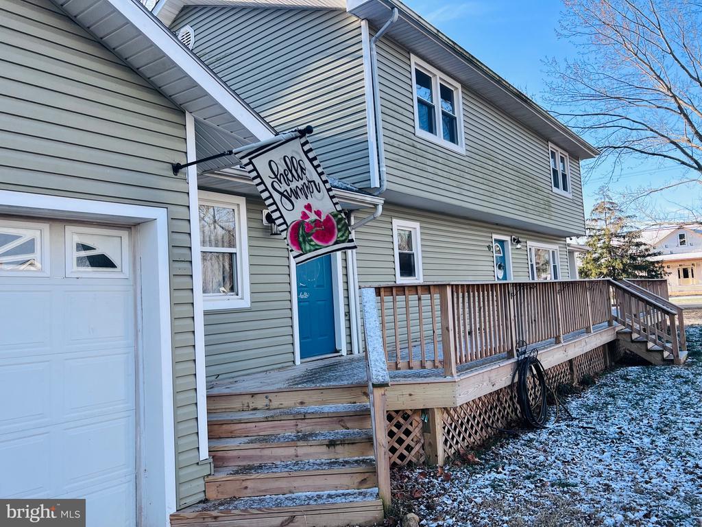 320 CEDAR AVENUE