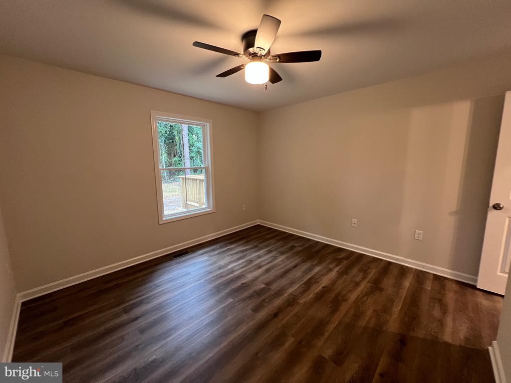 633 SHOREWOOD DRIVE