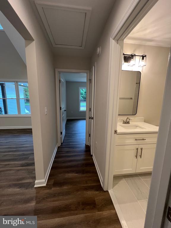 633 SHOREWOOD DRIVE