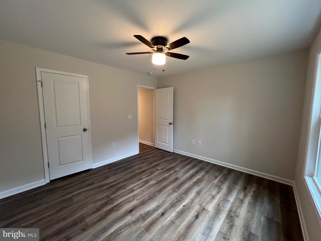 633 SHOREWOOD DRIVE