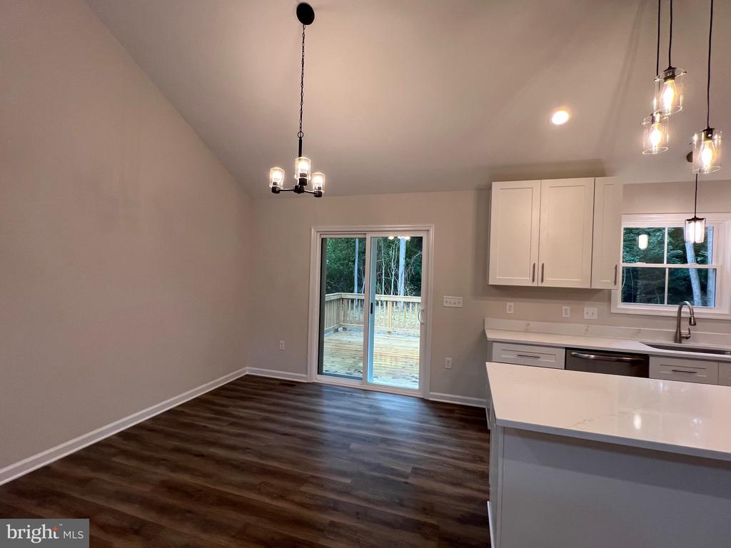 633 SHOREWOOD DRIVE