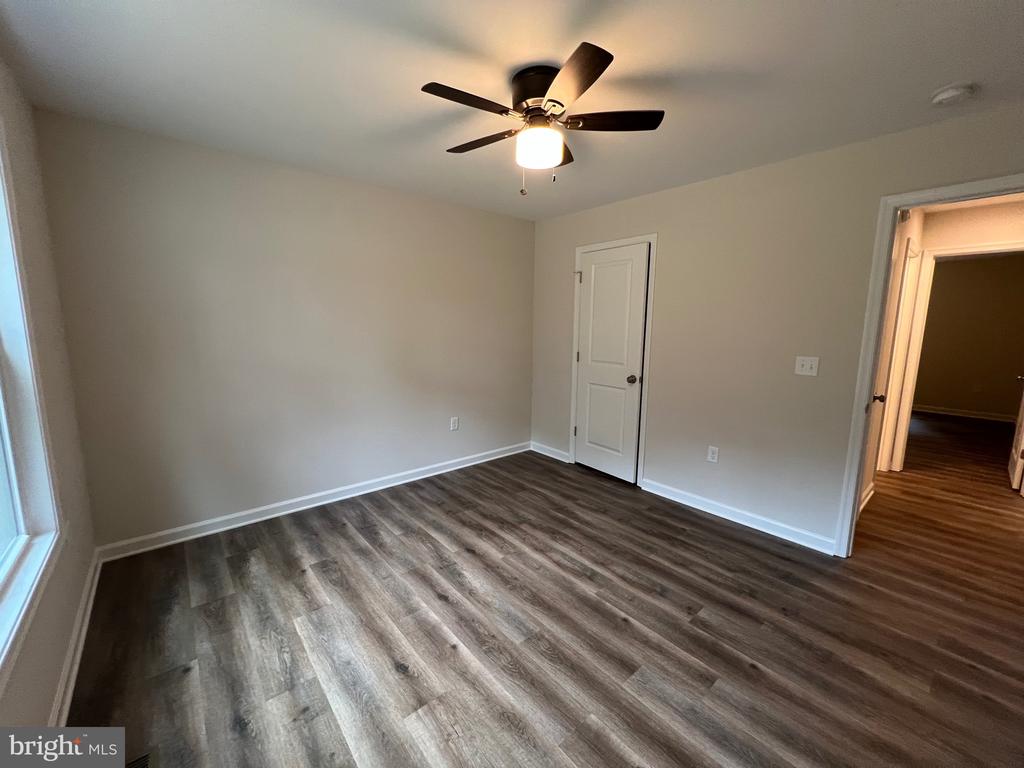 633 SHOREWOOD DRIVE
