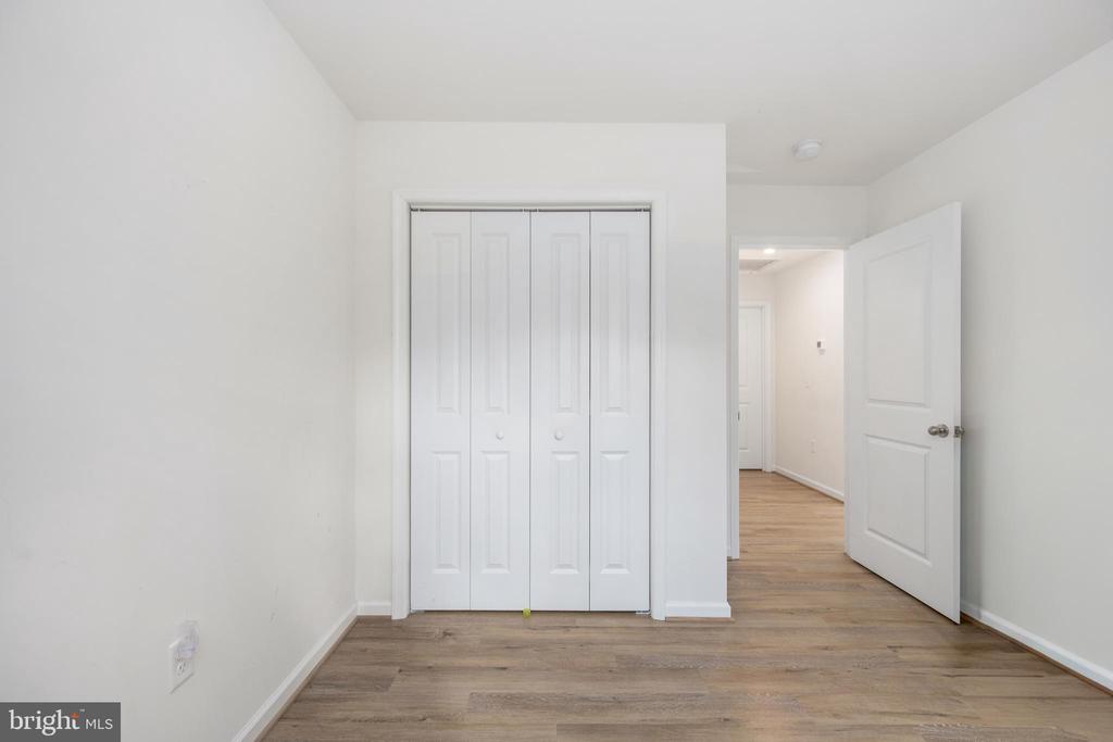 218 SHOREWOOD DRIVE