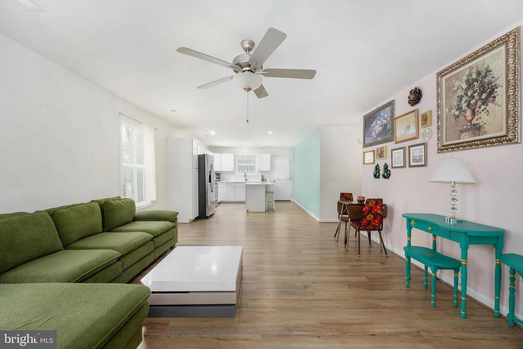 218 SHOREWOOD DRIVE