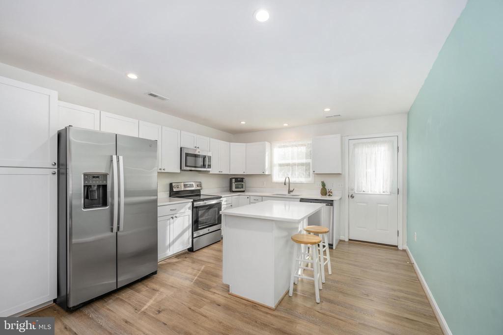 218 SHOREWOOD DRIVE