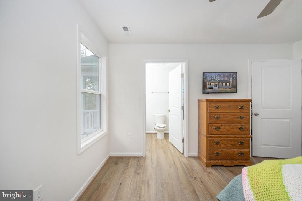 218 SHOREWOOD DRIVE