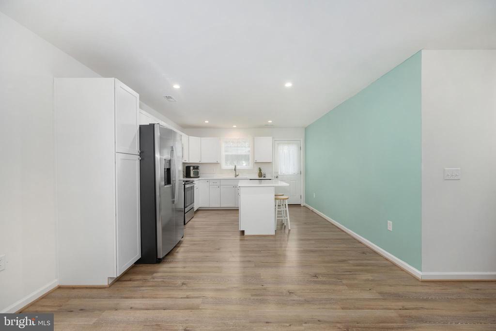 218 SHOREWOOD DRIVE