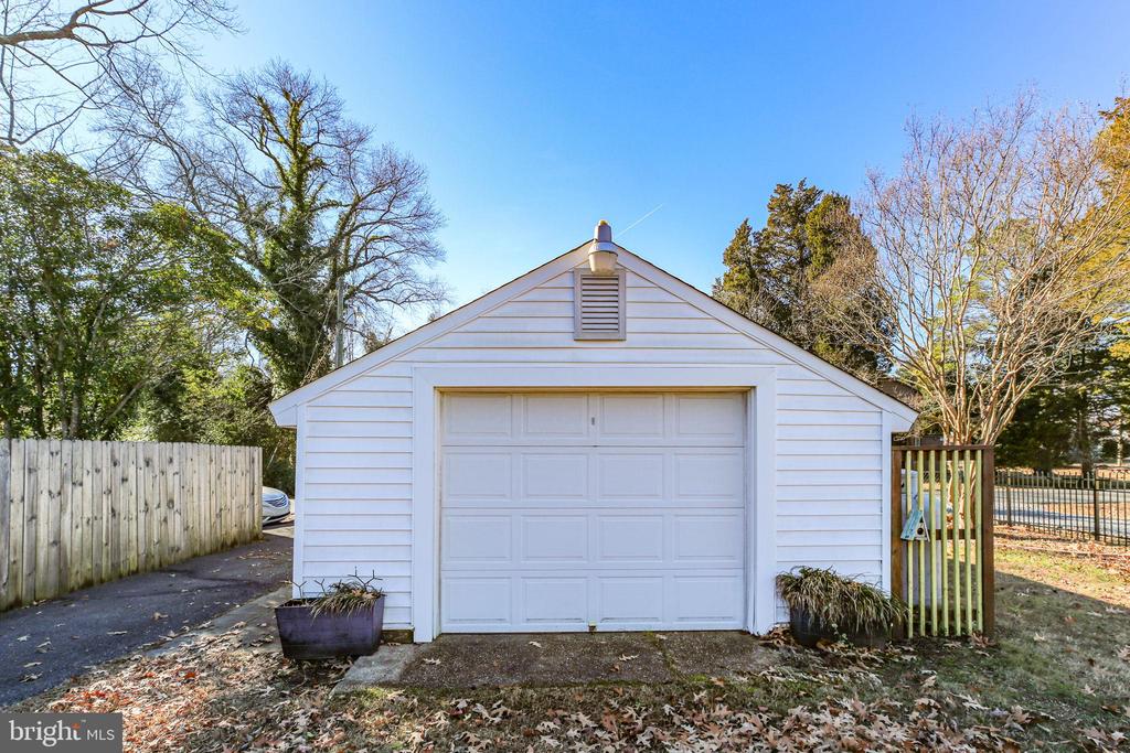 940 BRYANT