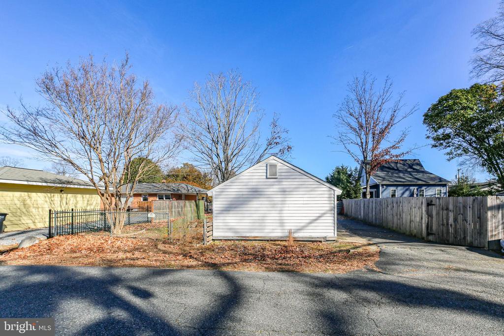 940 BRYANT