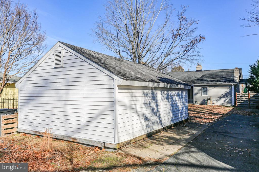940 BRYANT