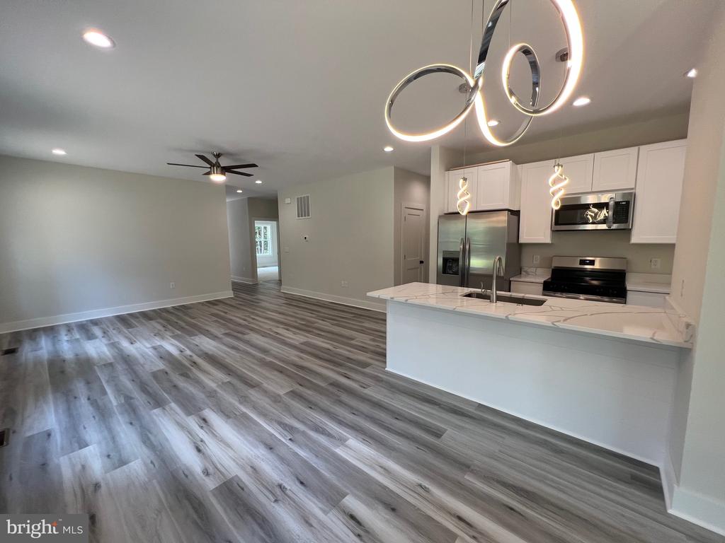 175 ROSE WAY