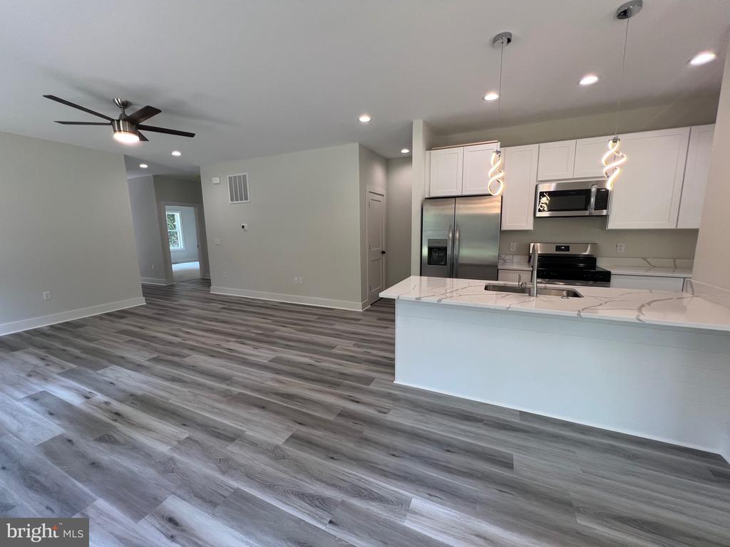 175 ROSE WAY