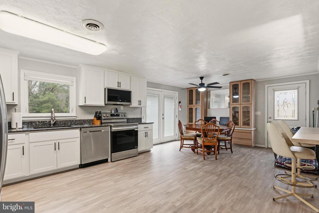 641 HOLLY VISTA DRIVE