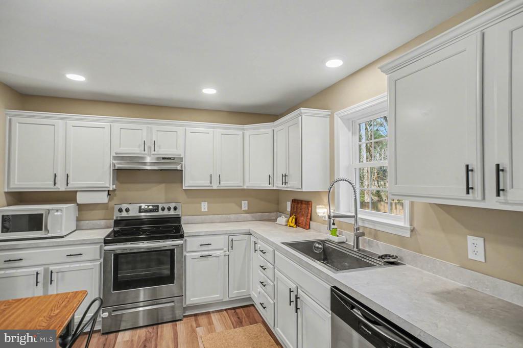 261 AZURE DRIVE
