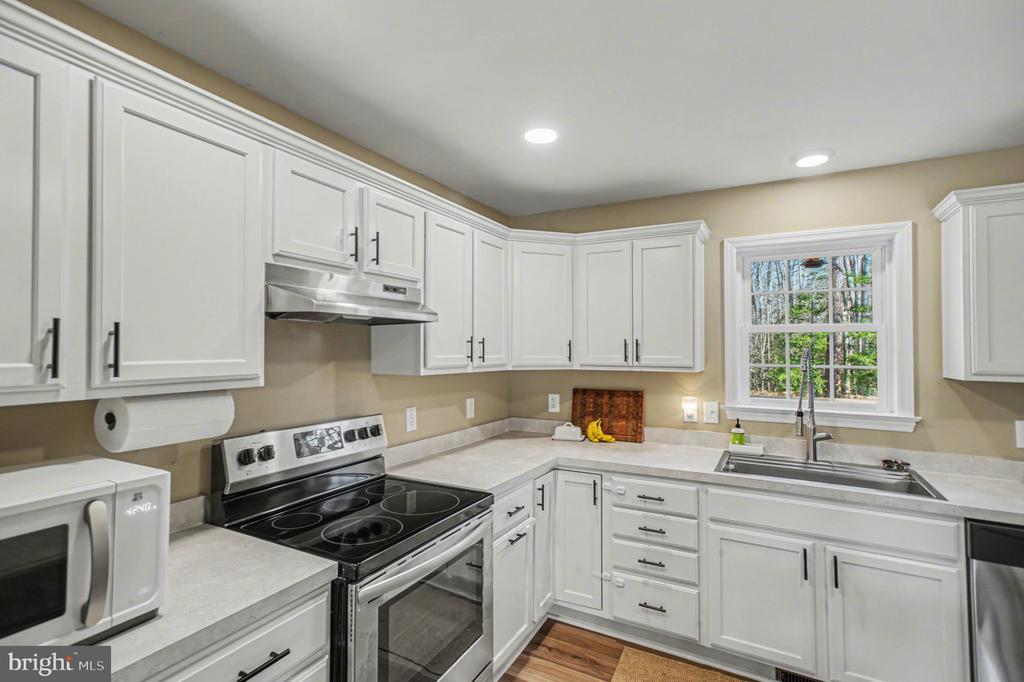 261 AZURE DRIVE