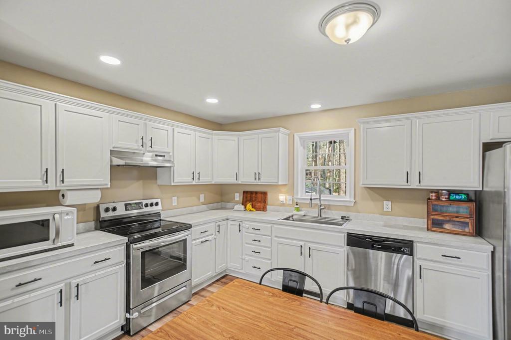261 AZURE DRIVE
