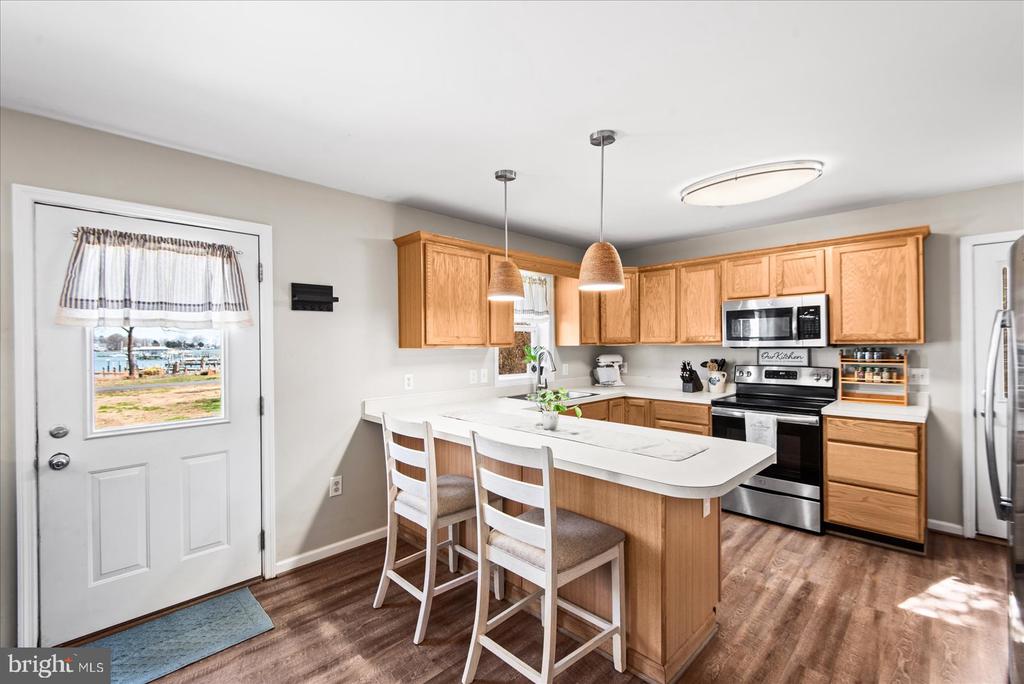 1223 SHORE DRIVE