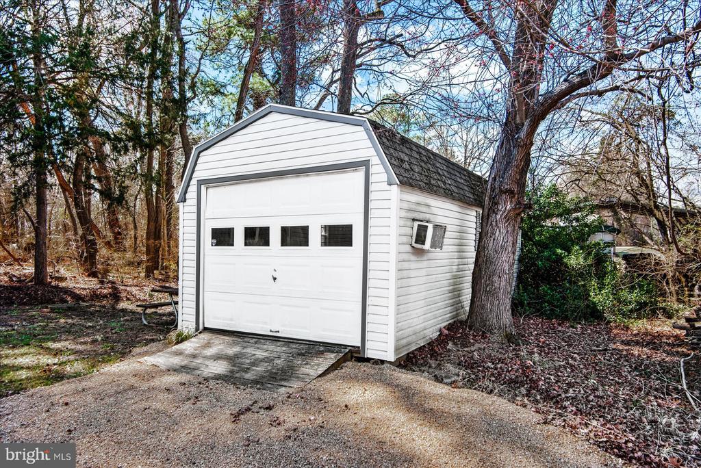 1223 SHORE DRIVE