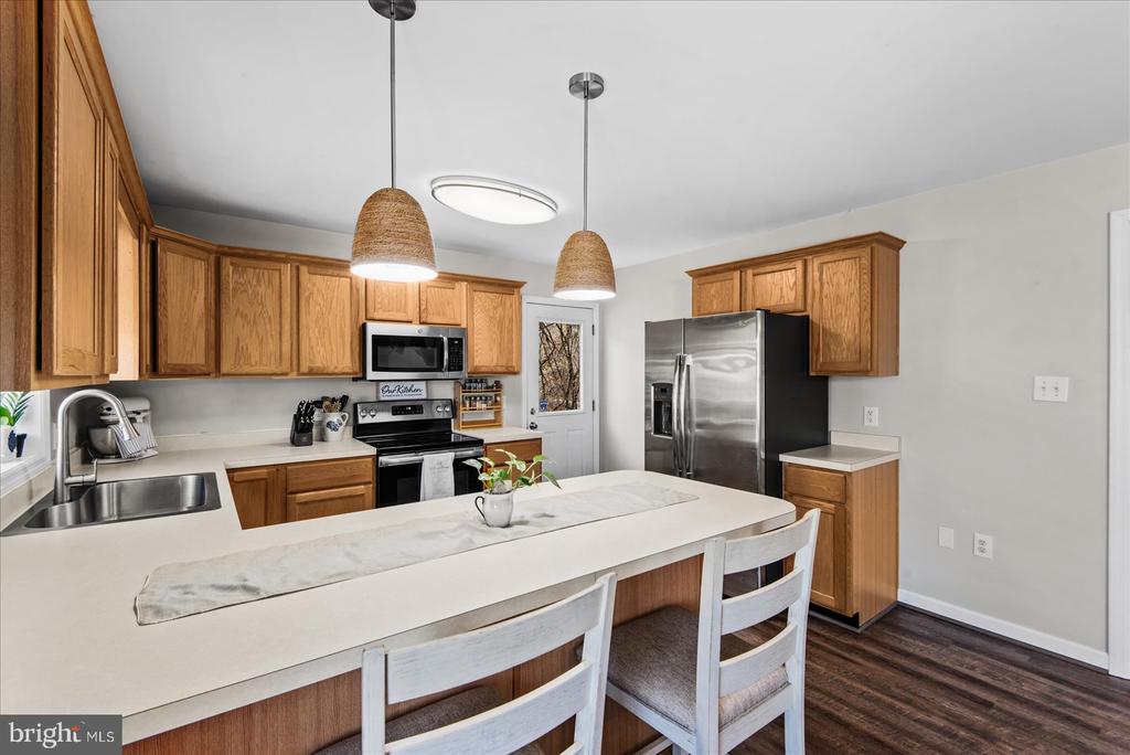 1223 SHORE DRIVE