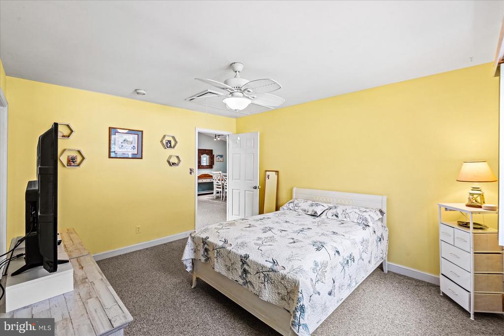 121 11TH STREET S