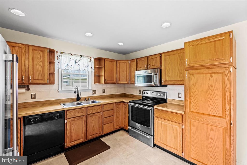 121 11TH STREET S