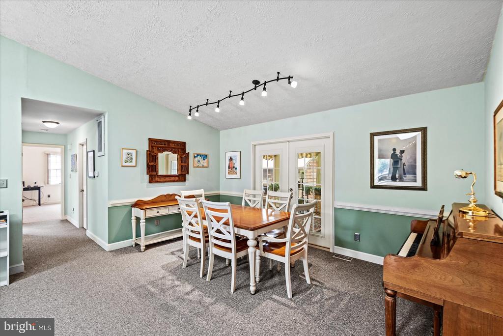 121 11TH STREET S