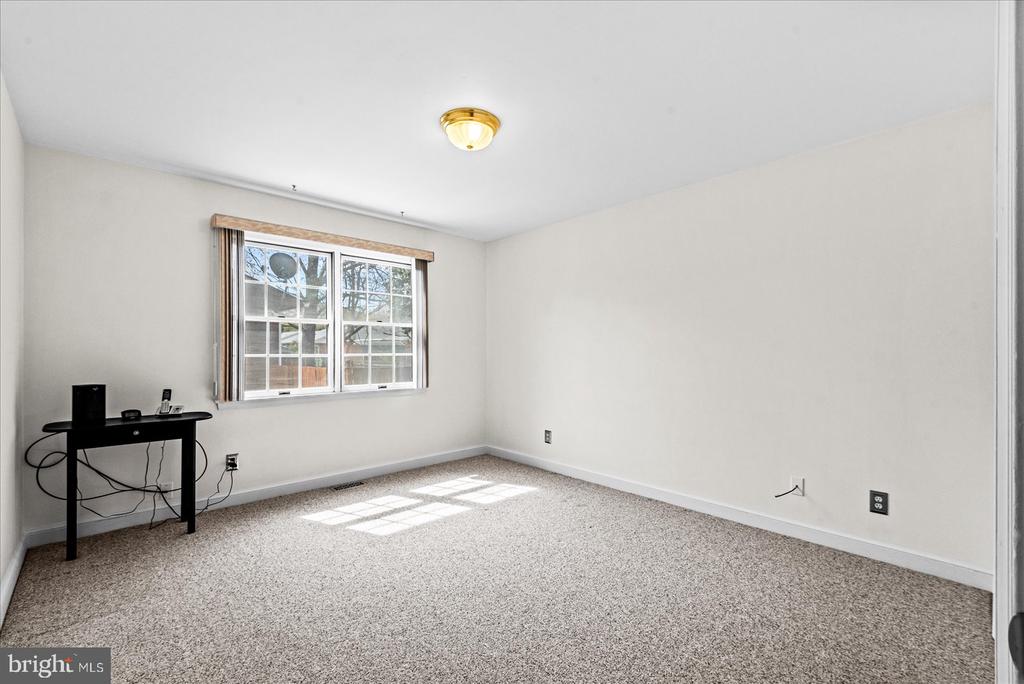 121 11TH STREET S