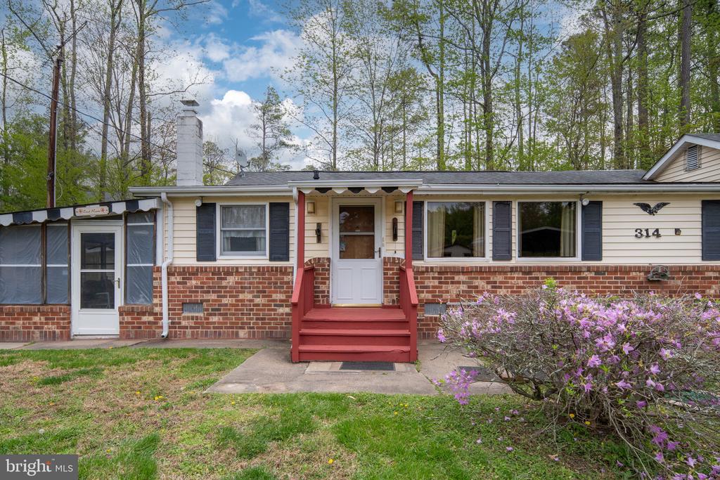 314 LAKE DRIVE