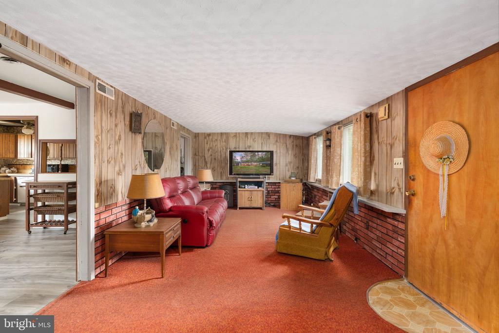 314 LAKE DRIVE