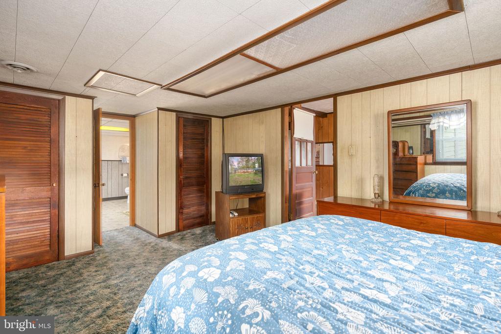 314 LAKE DRIVE