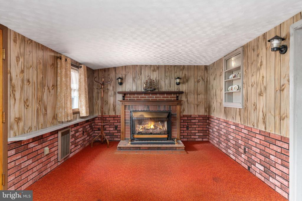 314 LAKE DRIVE