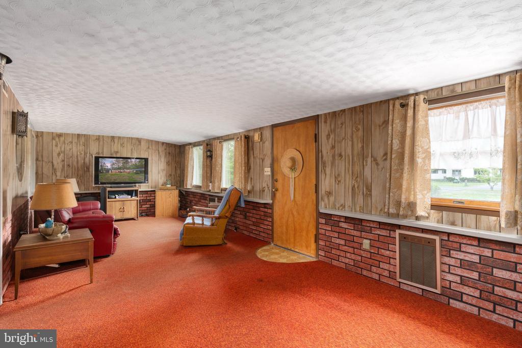 314 LAKE DRIVE