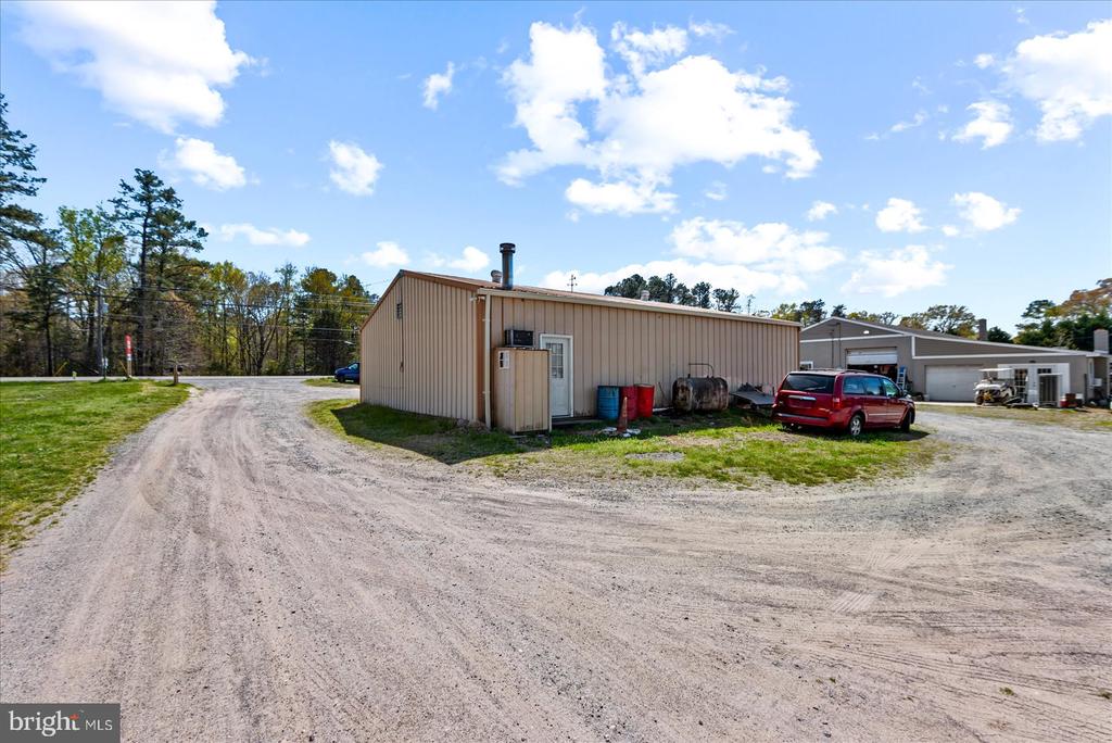 3643 KINGS HIGHWAY