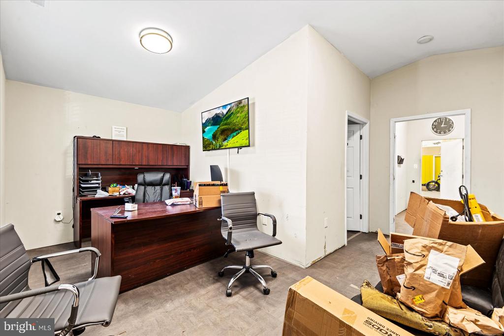 3643 KINGS HIGHWAY