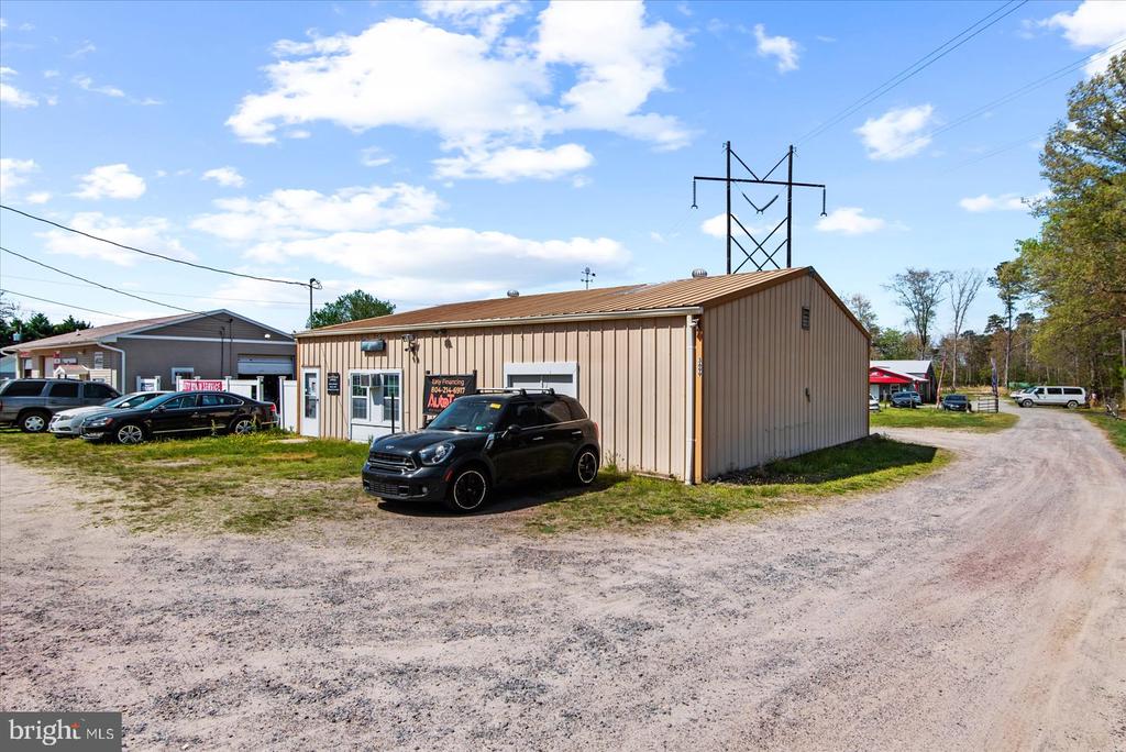 3643 KINGS HIGHWAY