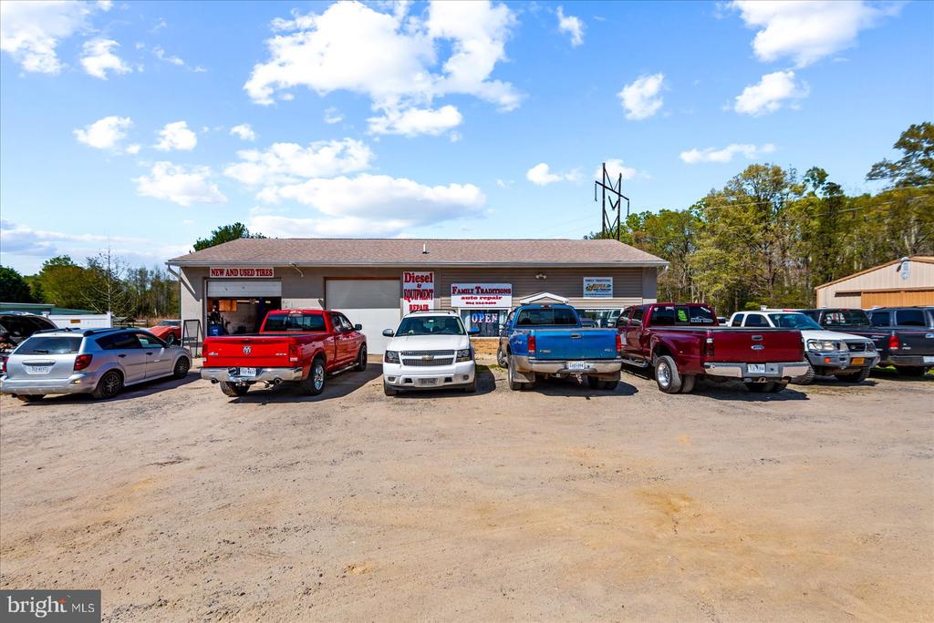 3643 KINGS HIGHWAY