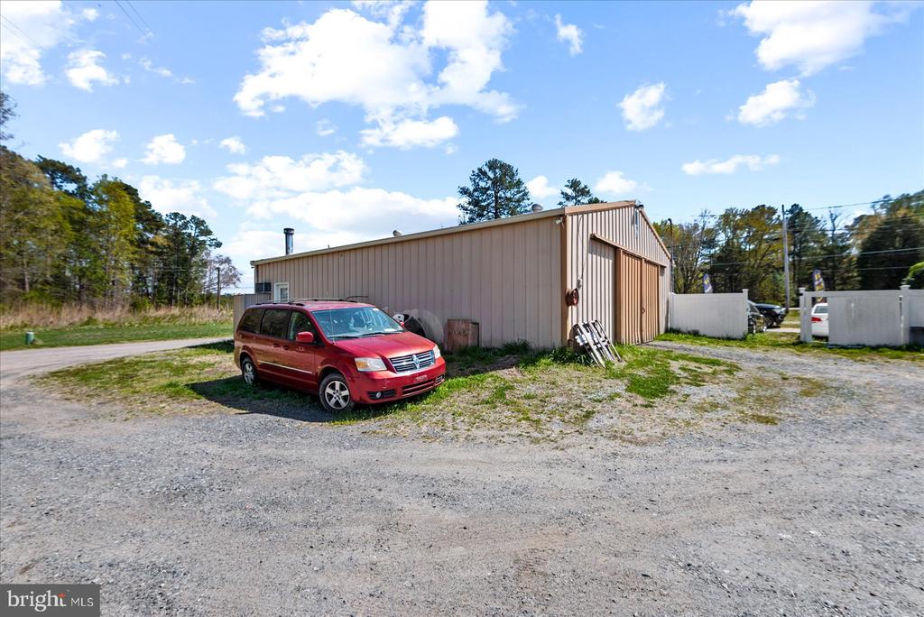 3643 KINGS HIGHWAY