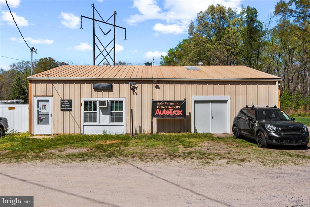 3643 KINGS HIGHWAY