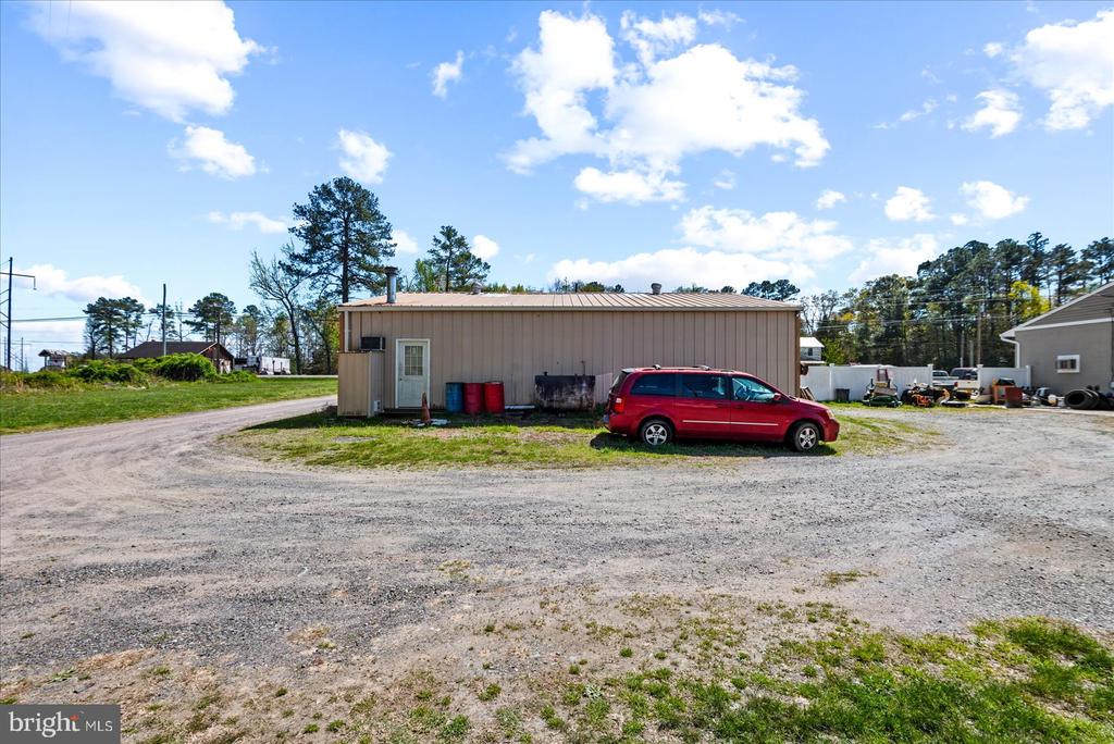3643 KINGS HIGHWAY