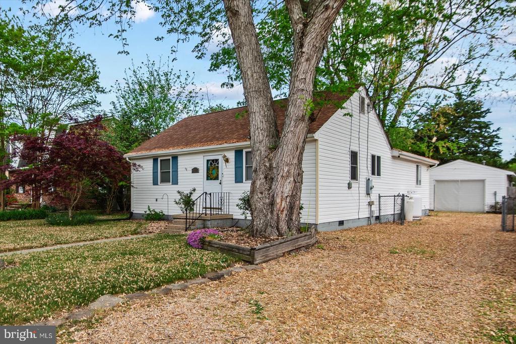 306 LOCUST AVENUE