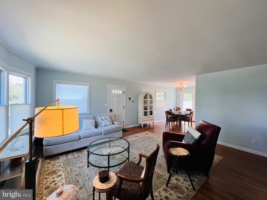 3214 RIVERVIEW DRIVE