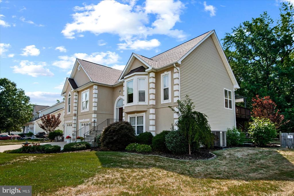 302 FOREST AVENUE