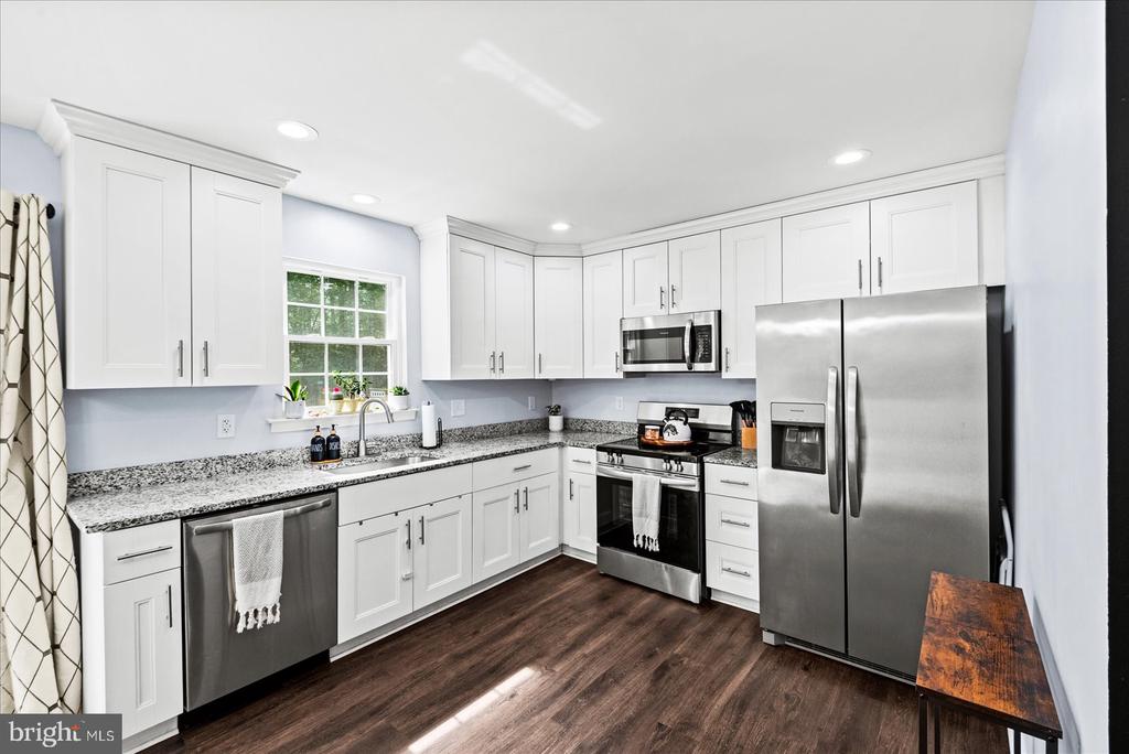 284 SHOREWOOD DRIVE