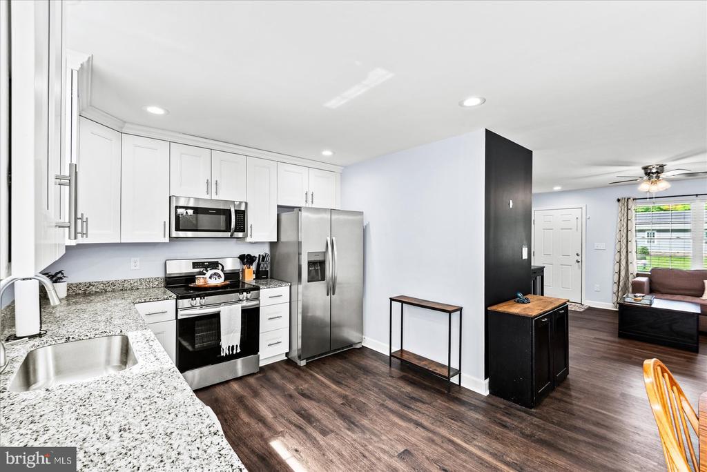 284 SHOREWOOD DRIVE