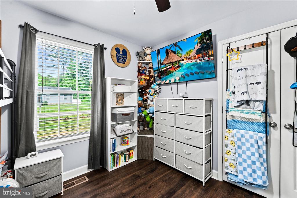 284 SHOREWOOD DRIVE