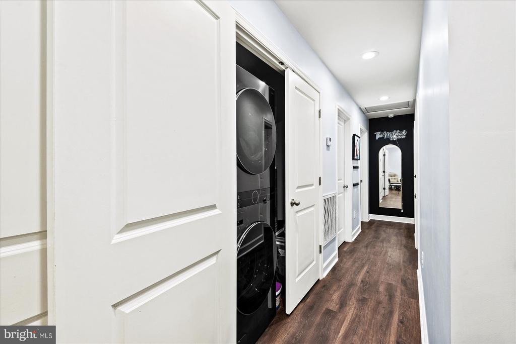 284 SHOREWOOD DRIVE