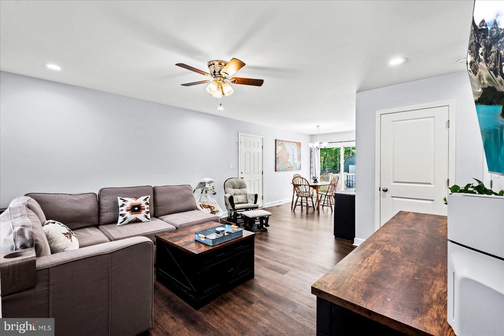 284 SHOREWOOD DRIVE