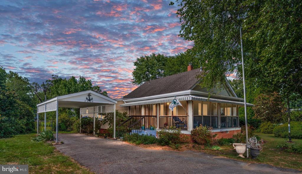 3304 RIVERVIEW DRIVE