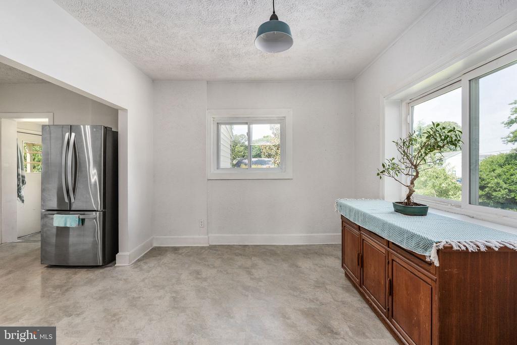 3304 RIVERVIEW DRIVE