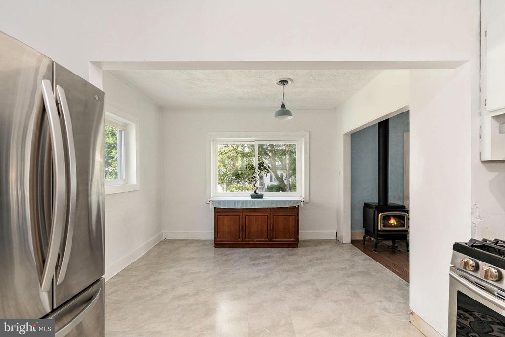 3304 RIVERVIEW DRIVE